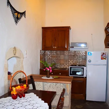 Anna's Stone House Мегала-Хорафия