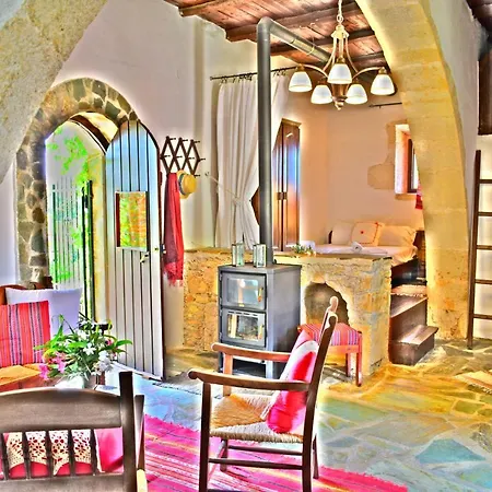 Anna's Stone House * Мегала-Хорафия